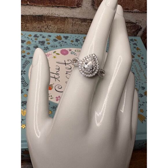 s-l400.jpg 1.6 Carat Moissanite Pear Teardrop Halo Ring in 925 Sterling Silver Size 7